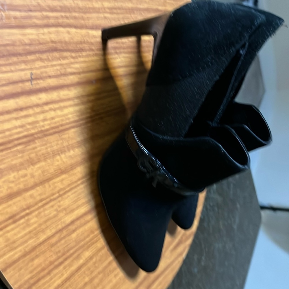 Black high heel shoe